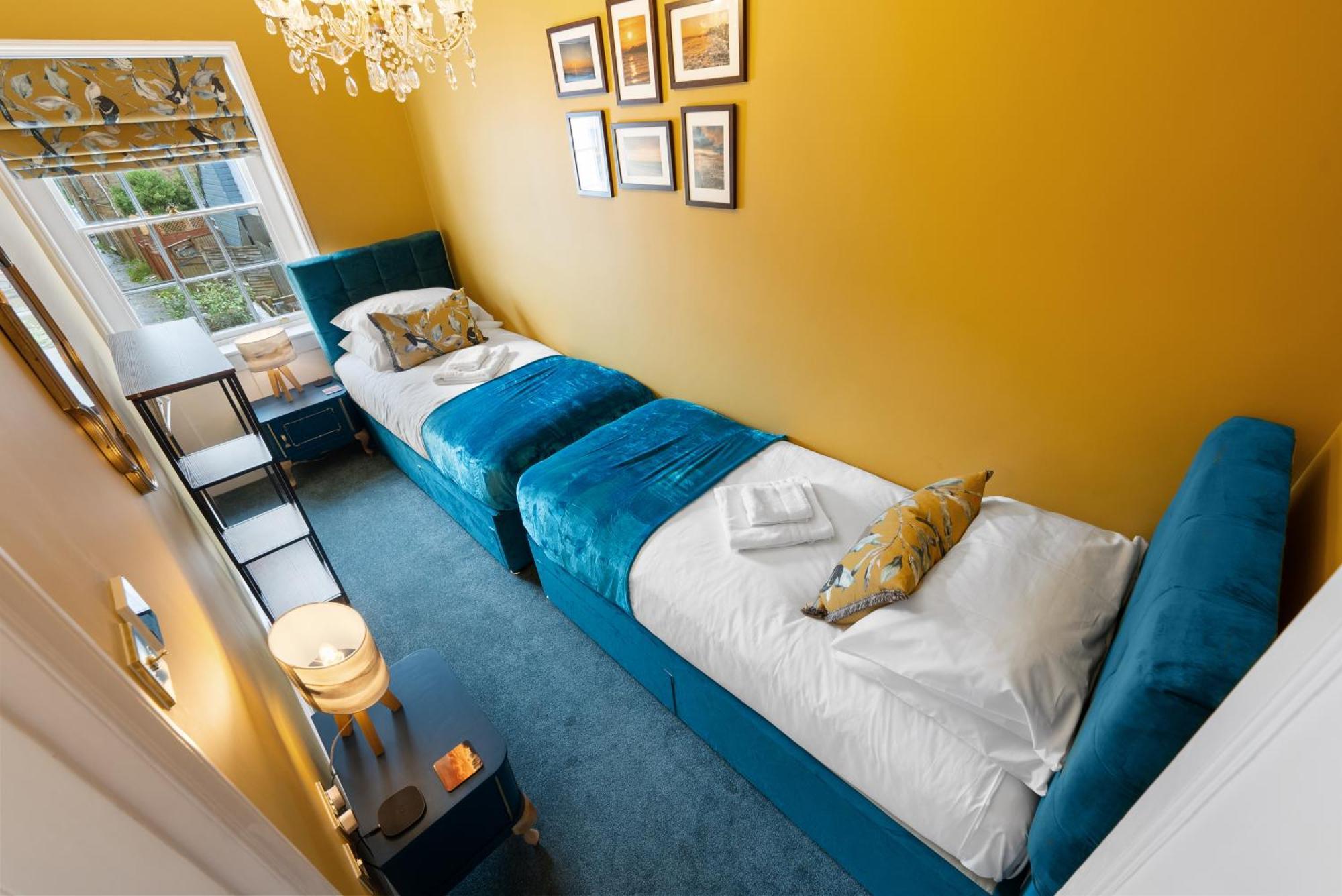 Luxury Georgian Home, Hot Tub, Sea View, Private Garden, Sleeps 6 Bognor Regis Bagian luar foto