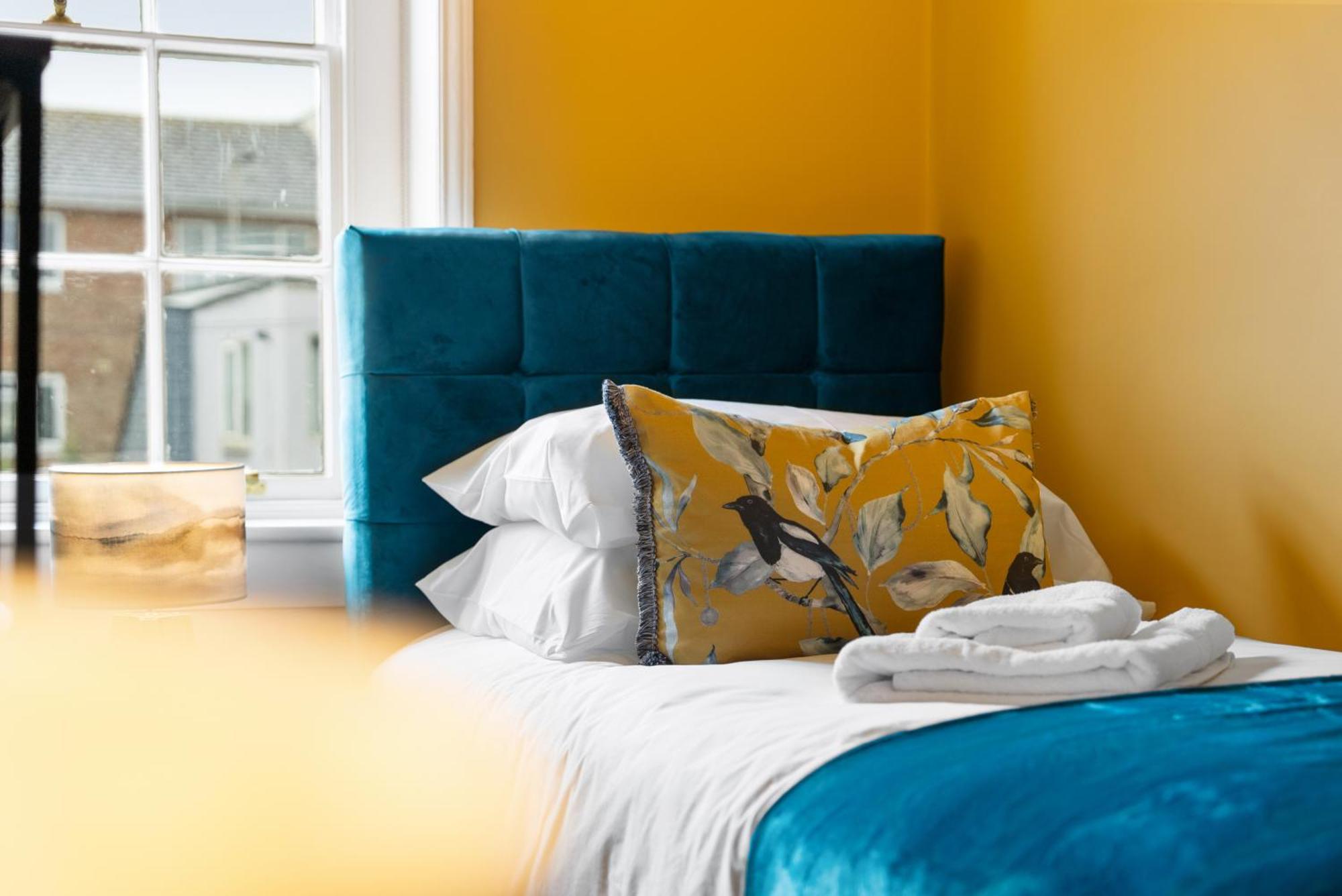 Luxury Georgian Home, Hot Tub, Sea View, Private Garden, Sleeps 6 Bognor Regis Bagian luar foto