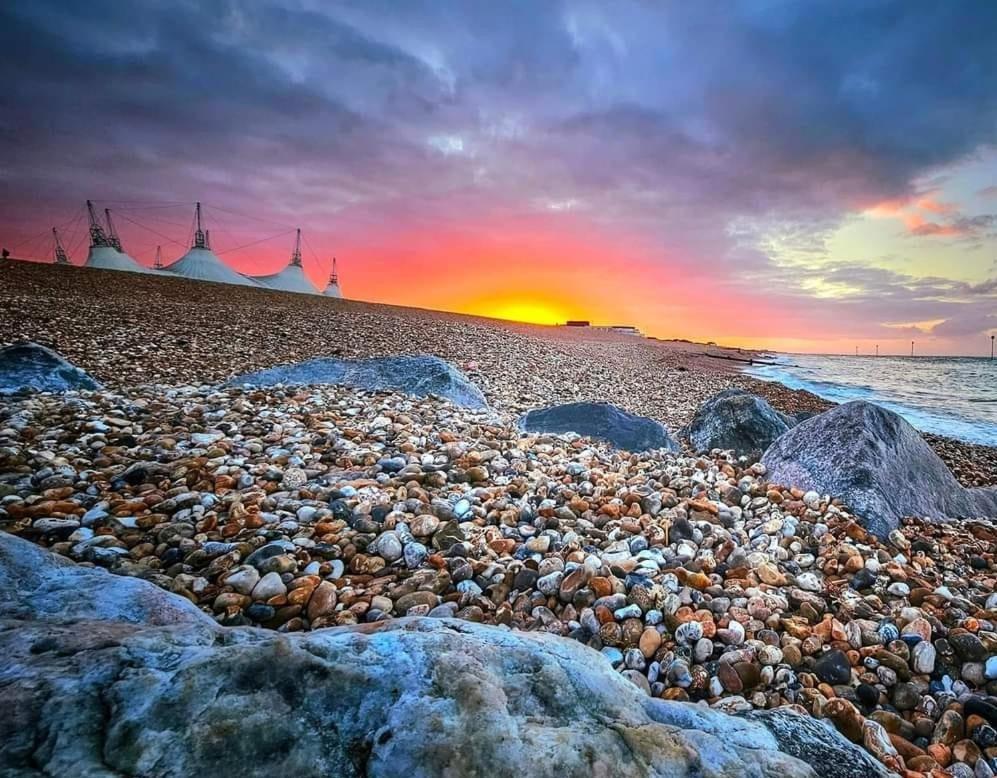 Luxury Georgian Home, Hot Tub, Sea View, Private Garden, Sleeps 6 Bognor Regis Bagian luar foto