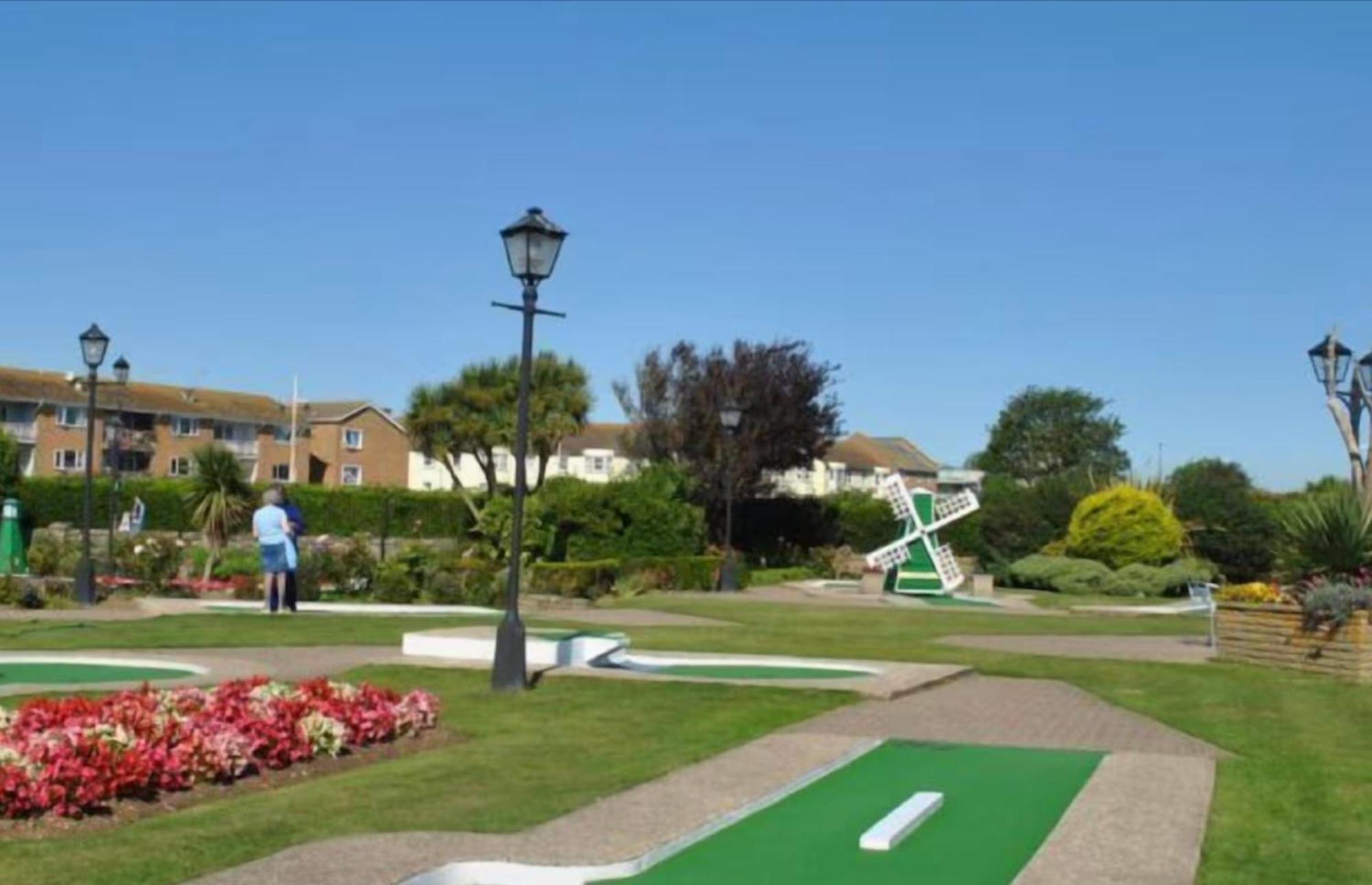 Luxury Georgian Home, Hot Tub, Sea View, Private Garden, Sleeps 6 Bognor Regis Bagian luar foto